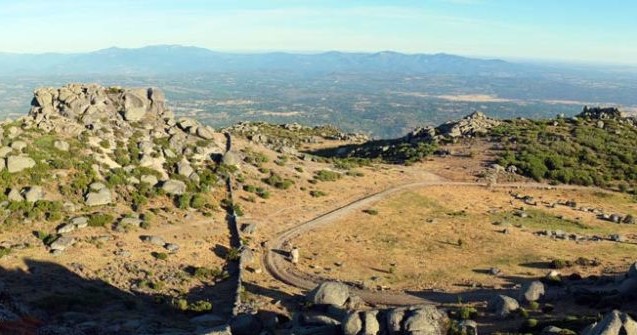 hospedium-hotel-la-fuente-pena-negra-castanar-1