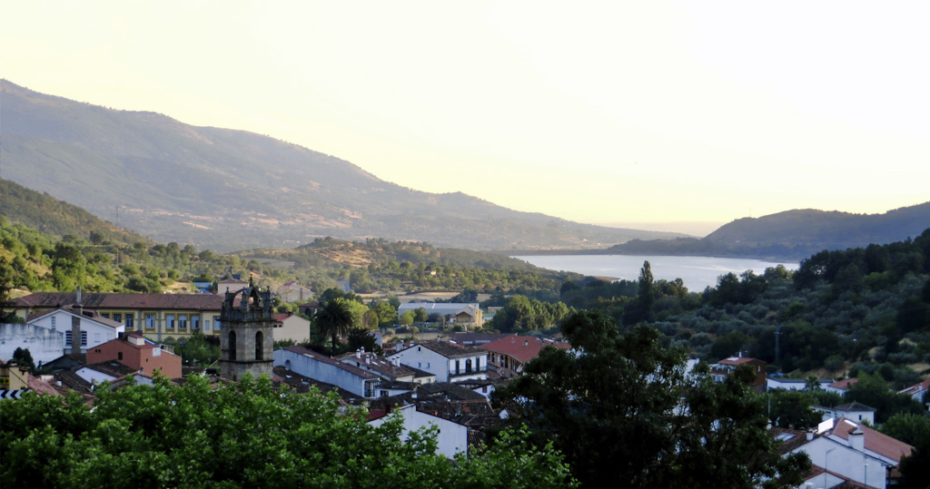 hotel-la-fuente-banos-de-montemayor-1
